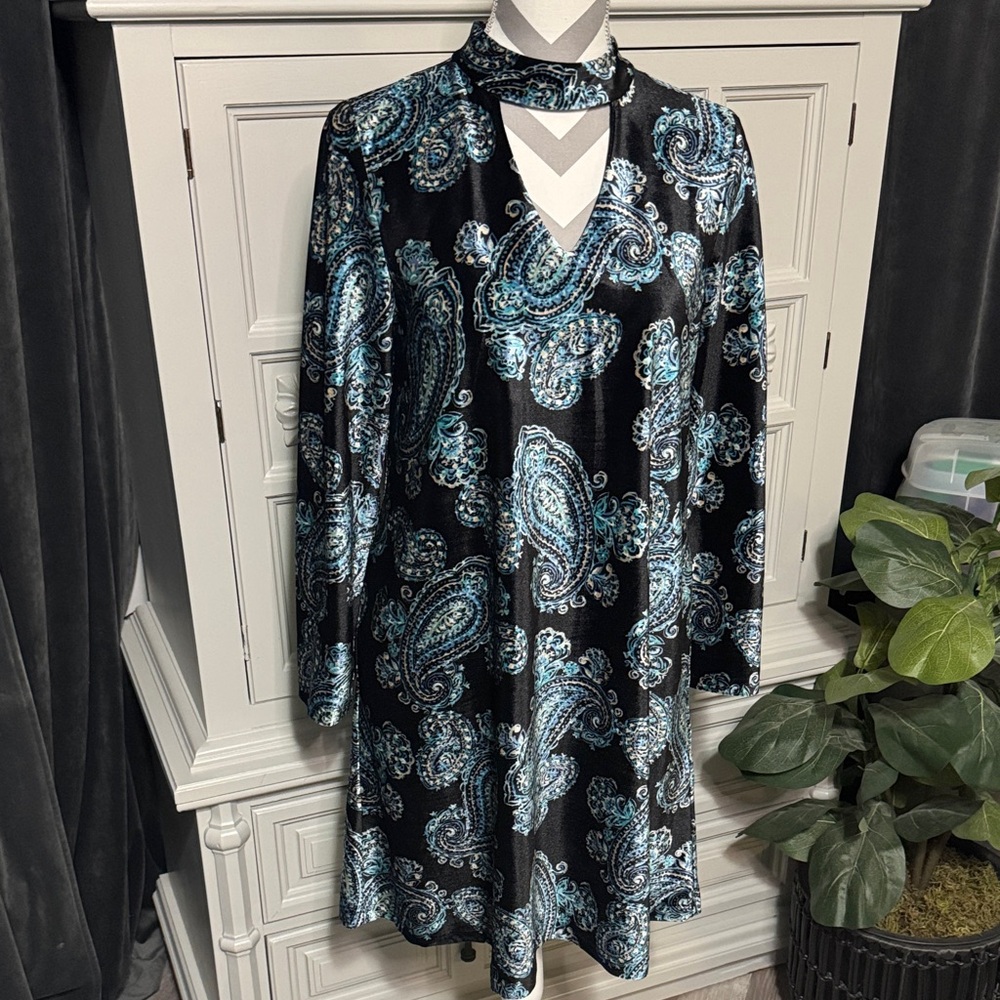 Sandra Darren Black and Blue Paisley Velvet Dress Size 8
